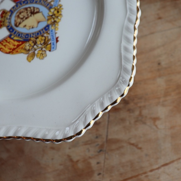 Vintage Collectible Souvenir Coronation Plate Queen Elizabeth II June 2n… - Picture 4 of 9